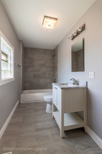 608 12th Ave, Broadview, IL 60153-1406