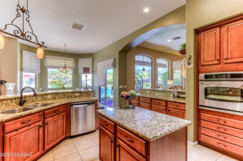 12742 Yellow Bird Rd, Tucson AZ 85755-7416 exterior