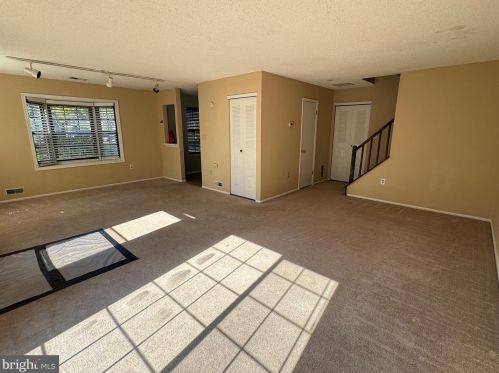 86 Oneill Ct, Trenton NJ  08648-2653 exterior