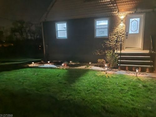 49 Woodland Ave, Whippany NJ  07981-1121 exterior