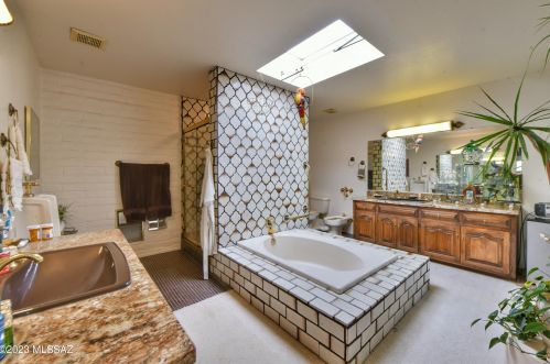 720 Roller Coaster Rd, Tucson AZ 85704-2628 exterior