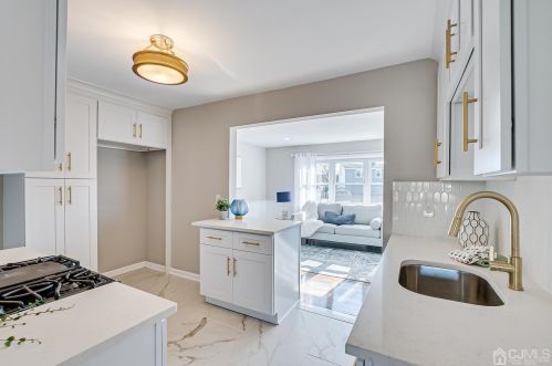 85 Gdn Ter, Edison NJ 08817-4501 exterior