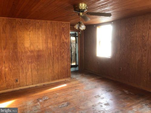 101 Atlas Dr, New Castle, DE 19720-2702