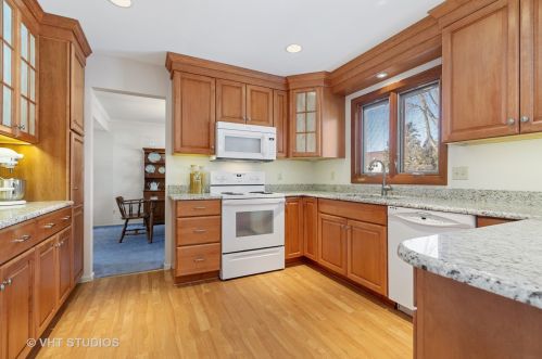 1080 Butler Dr, Bull Valley, IL 60014-6927