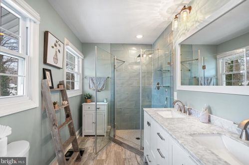 8511 Cherry Valley Ln, Alexandria VA  22309-2121 exterior