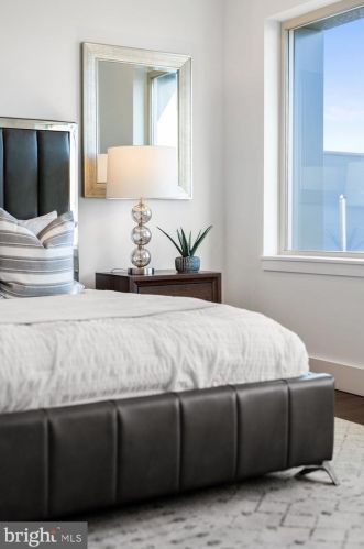 1352 19 St, Philadelphia PA 19146-4665 exterior