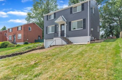 984 Elizabeth St, Pittsburgh, PA 15221-3945