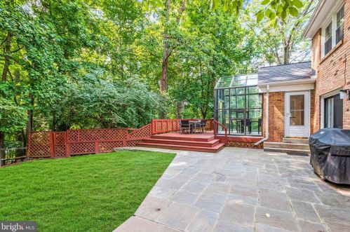 11601 Magruder Ln, Rockville MD 20852-4369 exterior