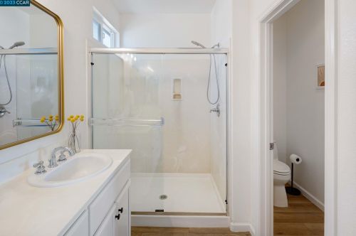 1321 Tapestry Ln, Concord CA 94520-3965 exterior