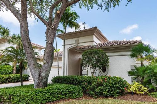1088 Grand Isle Dr, Naples, FL 34108-3323