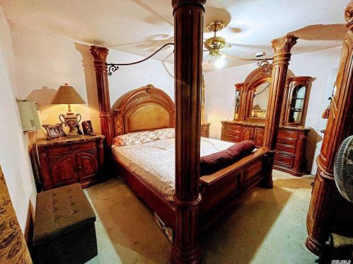 313 Plymouth St, Huntington Station NY exterior