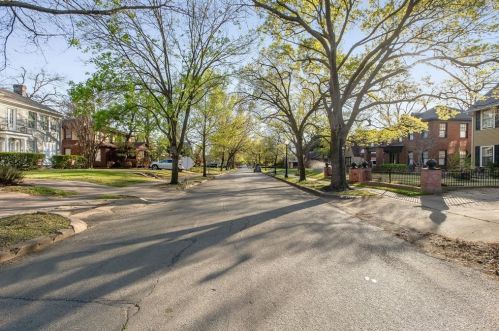 6151 Bryan Pkwy, Dallas, TX 75206-8003