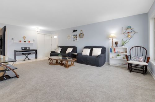 8232 Catherine Ave, Chicago IL 60656-1110 exterior