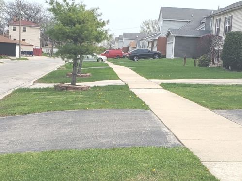 1218 Maywood Dr, Broadview IL 60153-1879 exterior