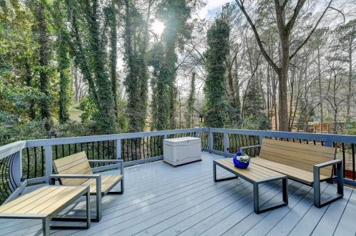 1721 Kings Down Cir, Atlanta GA 30338-5625 exterior