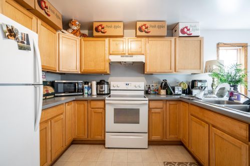 2910 Newhall St, Milwaukee WI 53211-3223 exterior