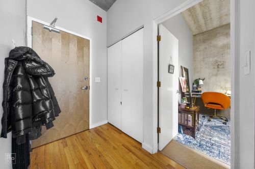 630 Franklin St, Chicago, IL 60654-8327