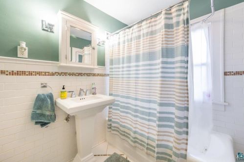 3205 Wellington St, Duluth MN 55806-1438 exterior