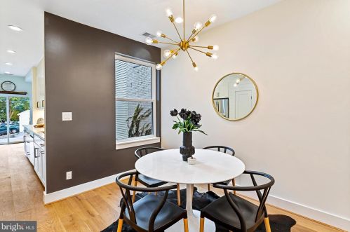 302 Rhode Is Ave, Washington DC 20001-1827 exterior