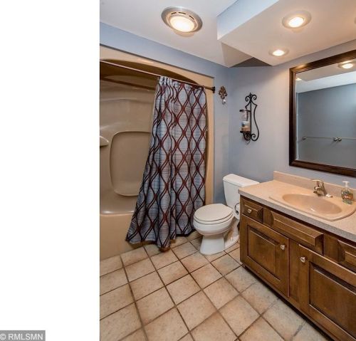 520 Glenbrook Ave, Saint Paul MN 55128-6505 exterior