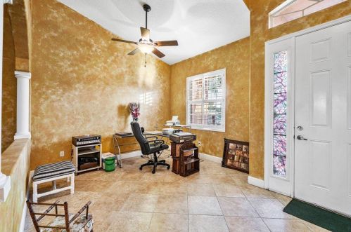 386 Dalton Cir, Fort Pierce FL 34953-5850 exterior