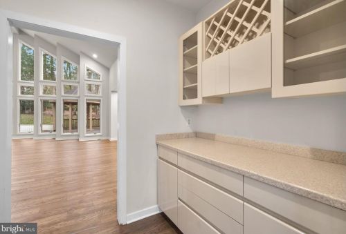 13708 Valley Dr, Rockville MD  20850-5402 exterior