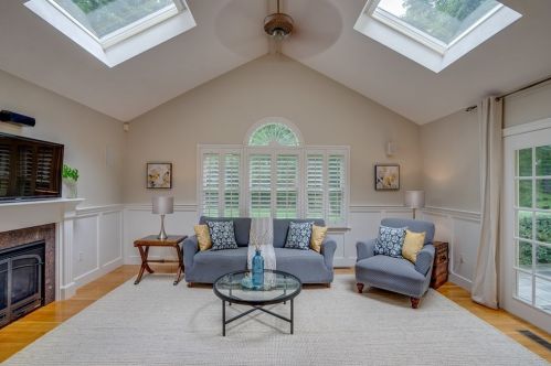 37 Chestnut St, North Andover MA  01845-5211 exterior