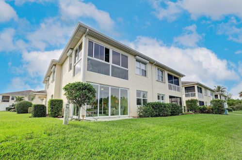 702 Southstar Dr, Fort Pierce FL 34949-9120 exterior