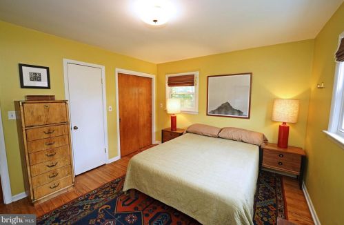 56 Roxboro Rd, Trenton NJ  08648-3925 exterior