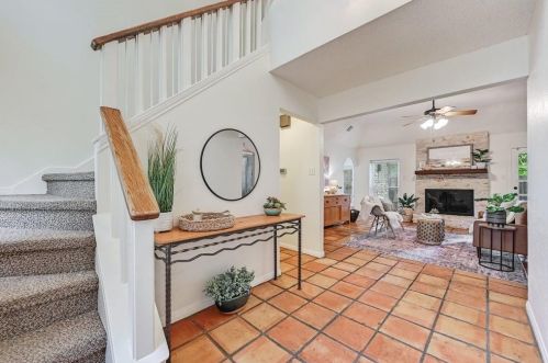 1501 Breezeknoll Cir, Austin TX exterior