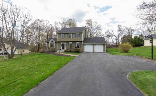 75 Oakmont Dr, Concord NH  03301-6916 exterior