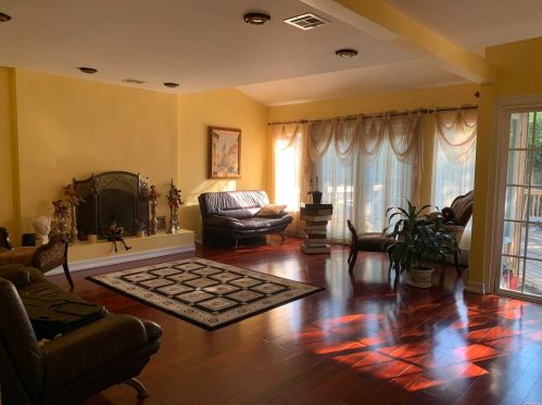 58 Vly Grn Dr, Valley Stream NY 11581-3635 exterior