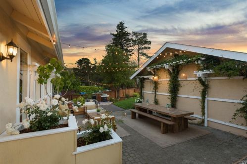 1079 Erica Rd, Mill Valley, CA 94941-3720