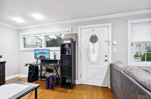 19 Richmond Rd, Edison NJ  08817-4037 exterior