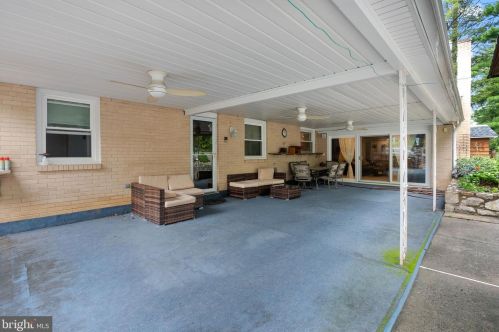 3883 Dempsey Ln, Huntingdon Valley PA  19006-1901 exterior