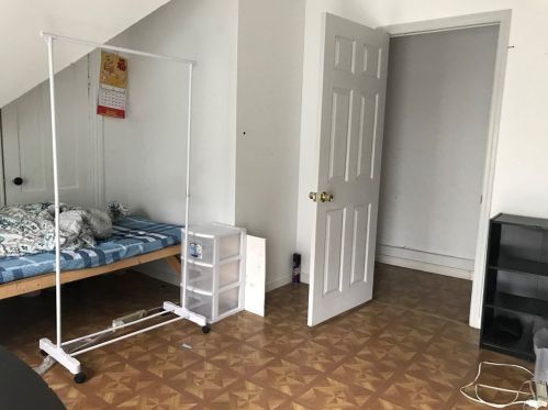 8 Lowell St, Worcester MA 01603-2607 exterior