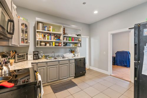 94 Woodford St, Portland ME 04103-4513 exterior