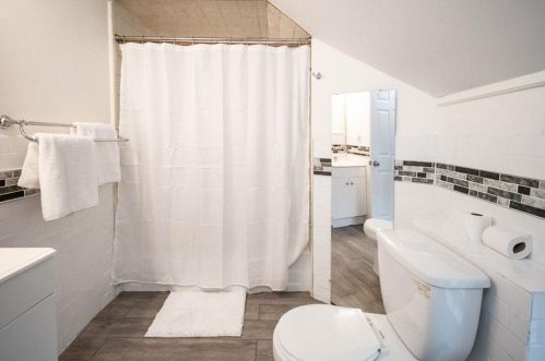 448 Public St, Providence RI  02907-1223 exterior