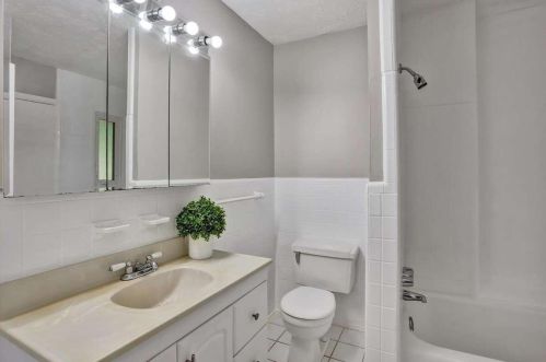 661 Old Norcross Tucker Rd, Tucker GA 30084-1622 exterior