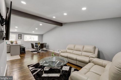 11404 Fairoak Dr, Silver Spring MD  20902-3137 exterior