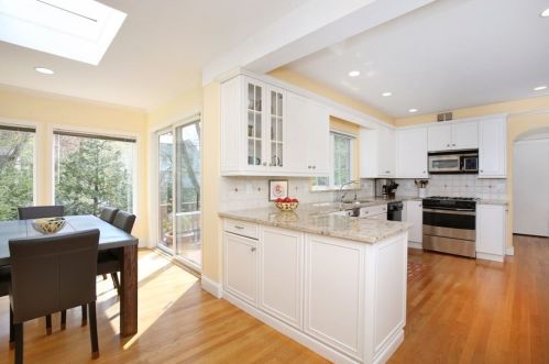 45 Ferncroft Rd, Newton MA 02468-1213 exterior