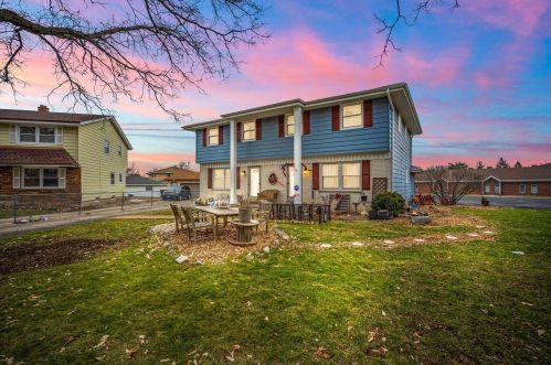 7830 Van Beck Ave, Milwaukee, WI 53220-2227