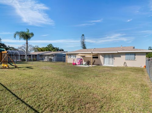 182 Selva Ct, Fort Pierce FL 34983-2020 exterior