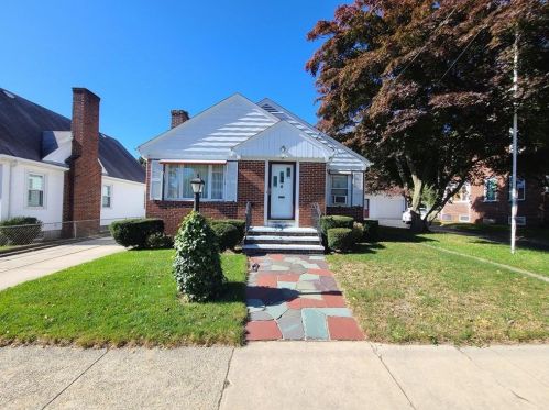 98 Langdon St, Providence, RI 02904-1111