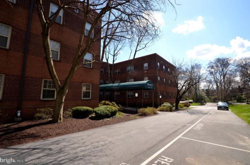 383 Lakeside Rd, Ardmore PA 19003-3232 exterior