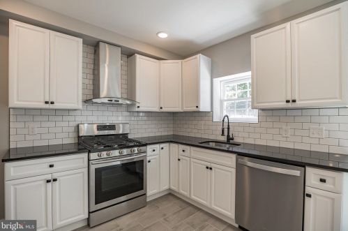 5809 Ditman St, Philadelphia PA 19135-4043 exterior