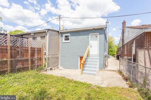 708 Ward St, Chester PA 19013-2136 exterior