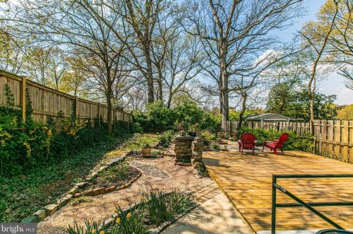 6918 Westhampton Dr, Alexandria VA 22307-1528 exterior