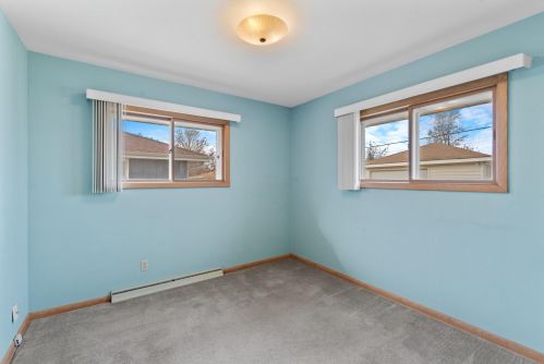 1526 Foster Ave, Milwaukee WI 53221-2823 exterior