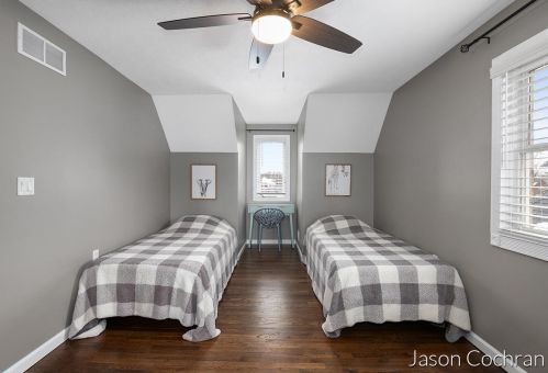 907 Wealthy St, Grand Rapids MI 49506-1515 exterior